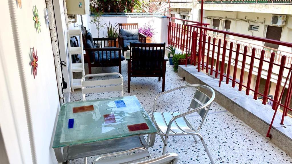 Quiet City Centre Apartment With Large Balcony Tesalonika Bagian luar foto